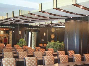 Brahmaputra Grand Hotel Lhasa Bagian luar foto