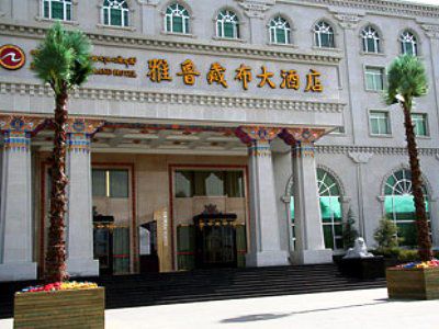 Brahmaputra Grand Hotel Lhasa Bagian luar foto