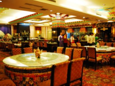 Brahmaputra Grand Hotel Lhasa Bagian luar foto